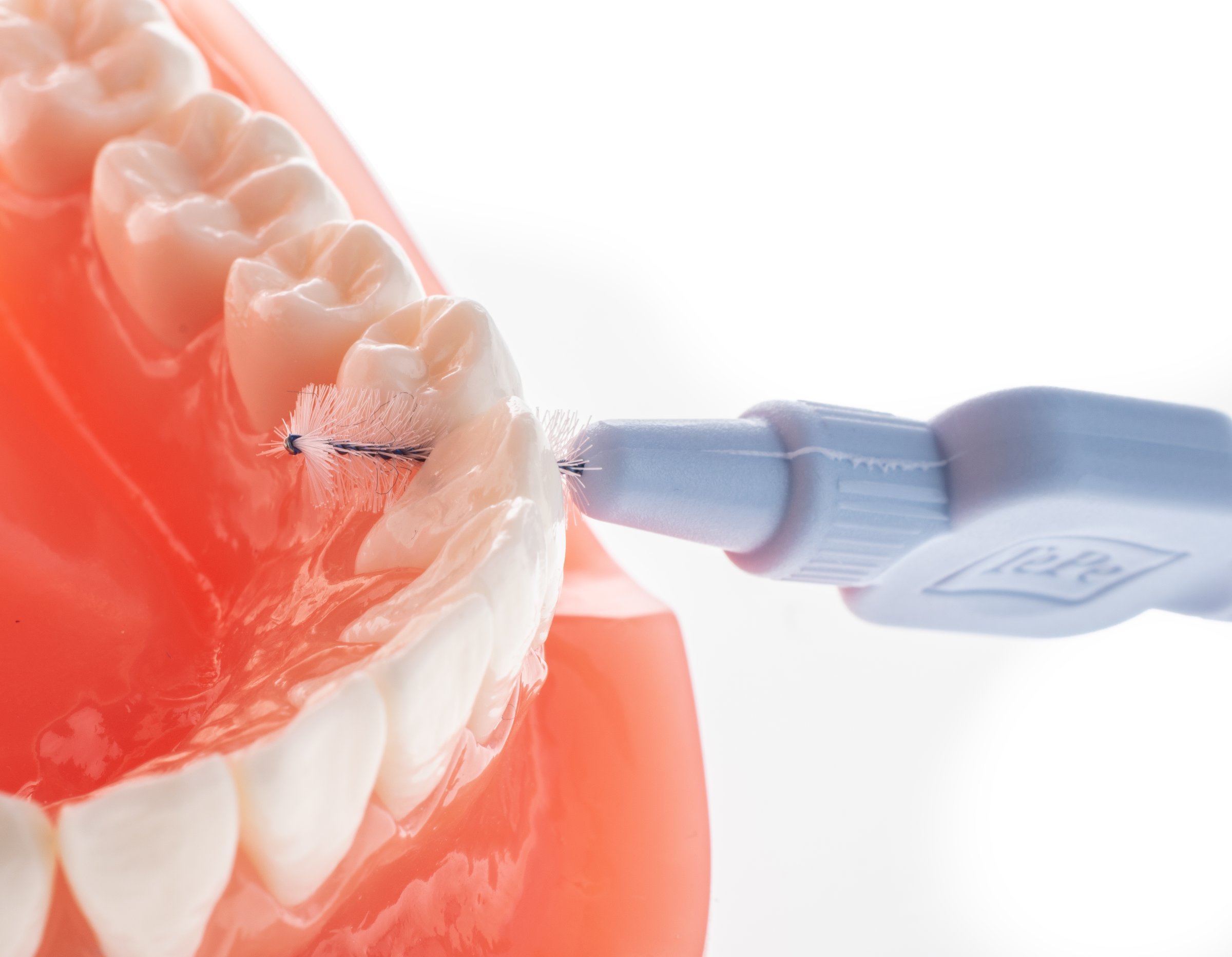 Colgate Advanced White Charcoal zubní pasta 125 ml