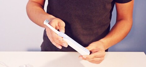 RECENZE: elektrický kartáček Braun Oral-B PRO 2000