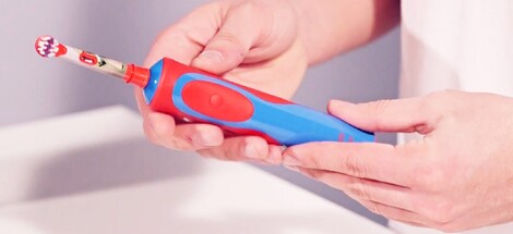 RECENZE: dětský elektrický kartáček Oral-B Stages Kids