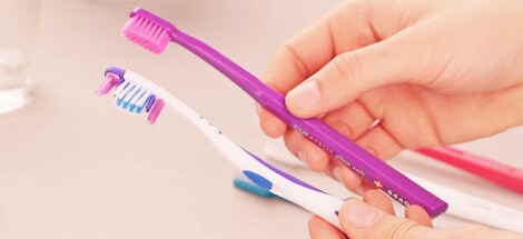 Nakupujete kartáčky náhodně? Přilepšete svým zubům + VIDEO
