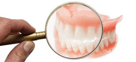 Co Vás zajímá o zubních náhradách, můstcích a implantátech
