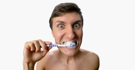 Nejčastější chyby, kterých se dopouštíme při čištění zubů