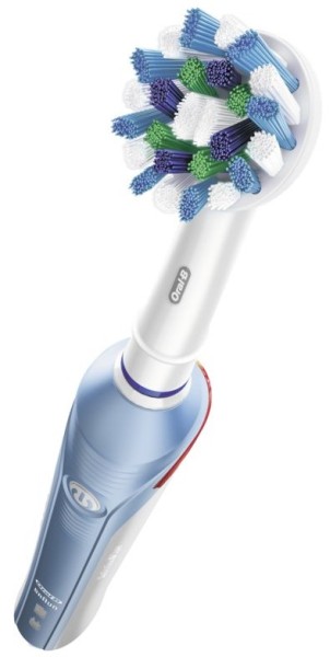 Braun Oral-B PRO 2000 CrossAction zubní kartáček