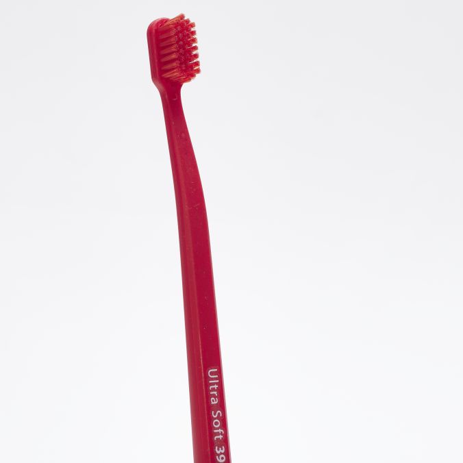 Roots 39H15 Ultra Soft Red zubní kartáček