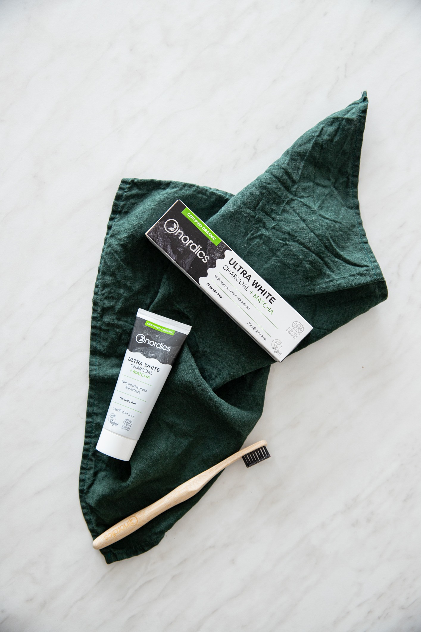 Nordics Ultra White Charcoal zubní pasta 75 ml