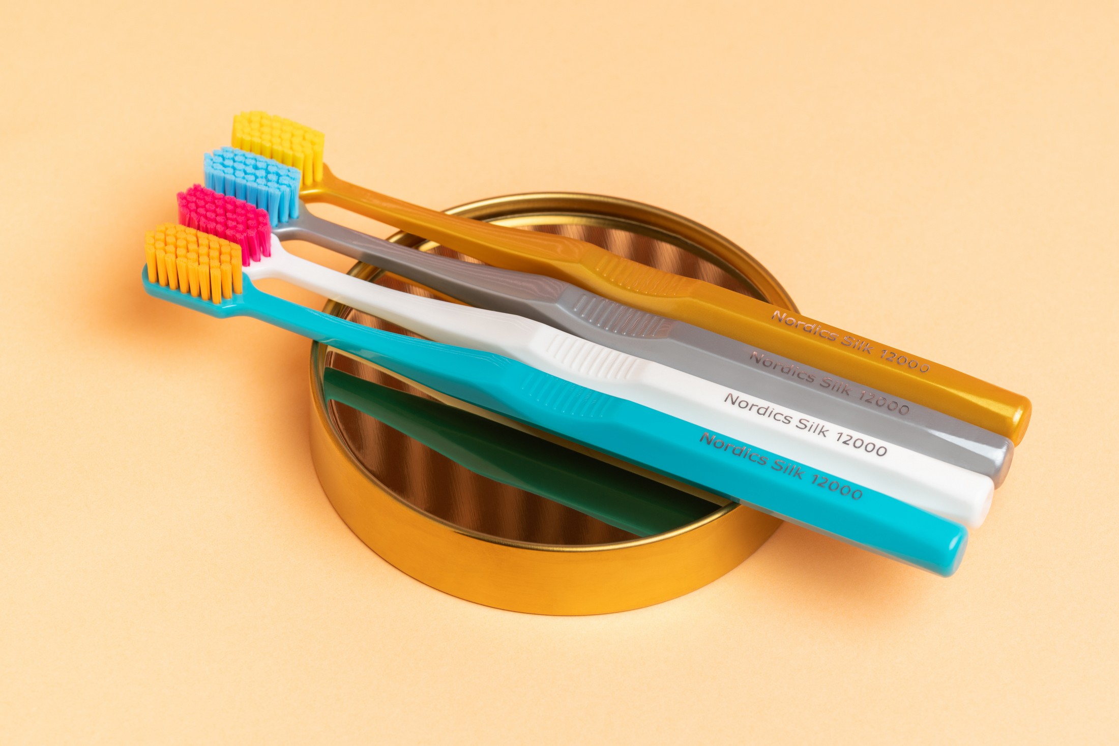 Nordics Premium Silk Ultra Soft 12000 Gold zubní kartáček