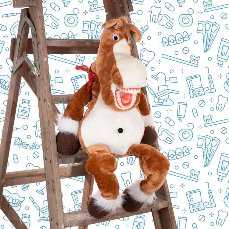 Edukativní maňásek - kůň s kartáčkem