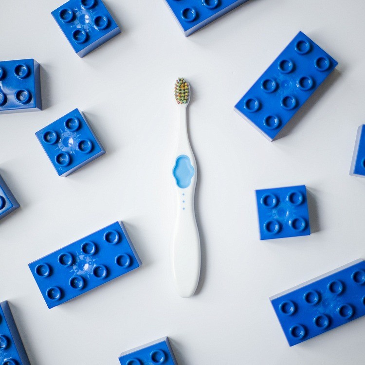 Montcarotte Kids dětský zubní kartáček - modrý