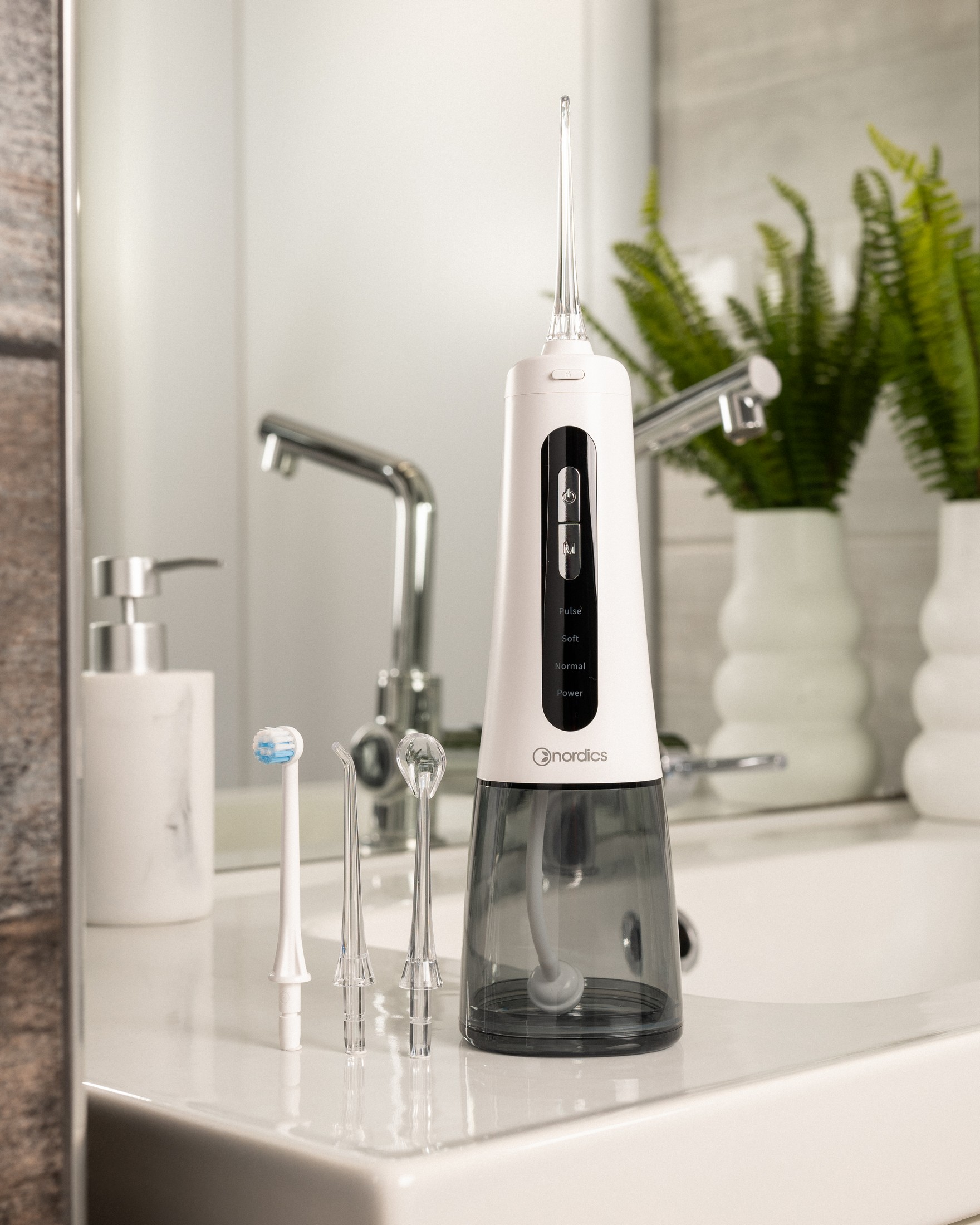 Nordics Expert EA139B cestovní ústní sprcha