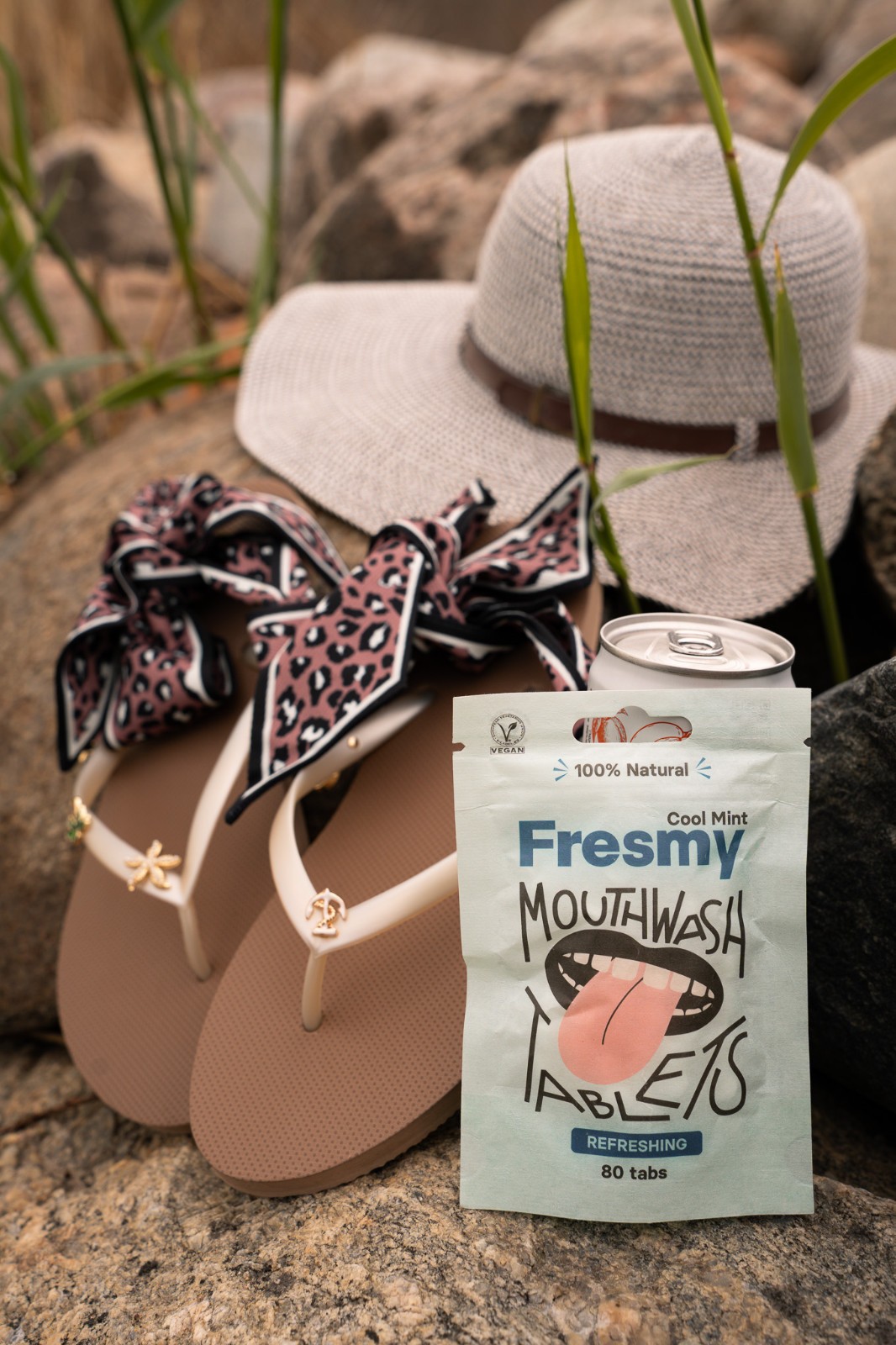 Fresmy Cool Mint ústní voda v tabletách 80 ks - Fresmy Mouthwash Tablets Cool Mint sáček outdoor lifestyle žabky slamák