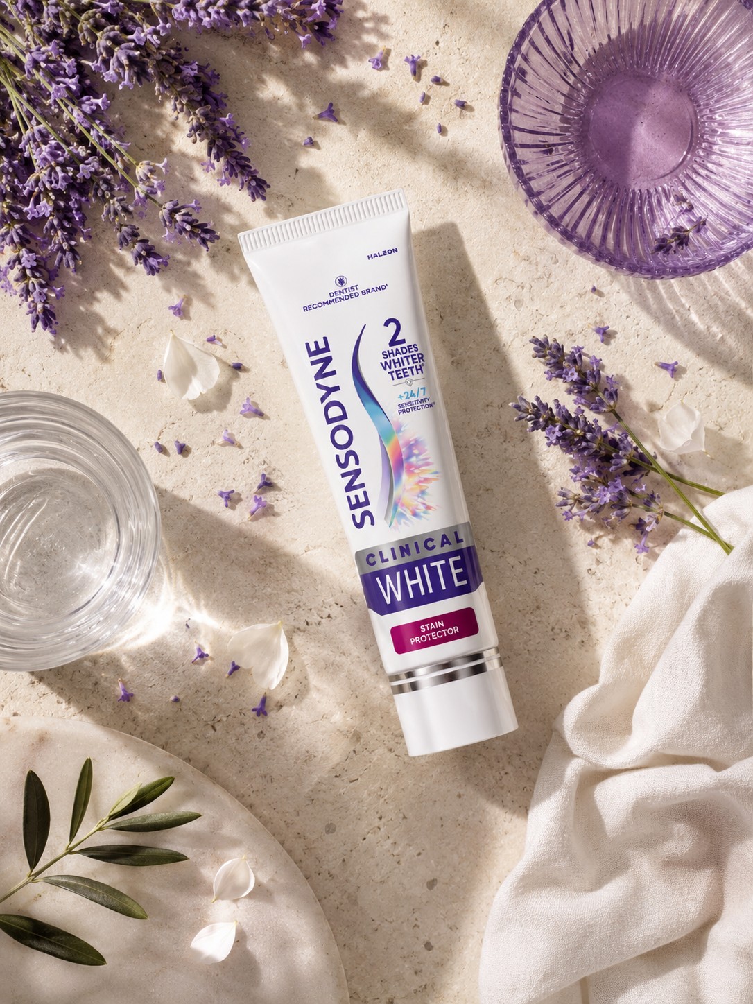 Sensodyne Clinical White Stain Protector zubní pasta 75 ml