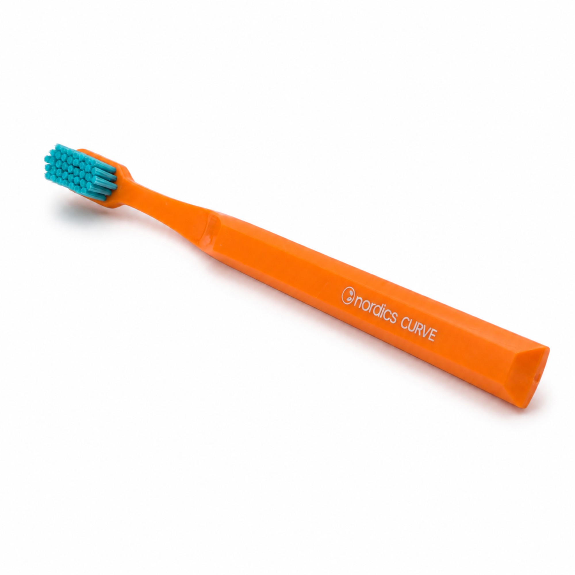 Nordics Curve Soft Orange zubní kartáček