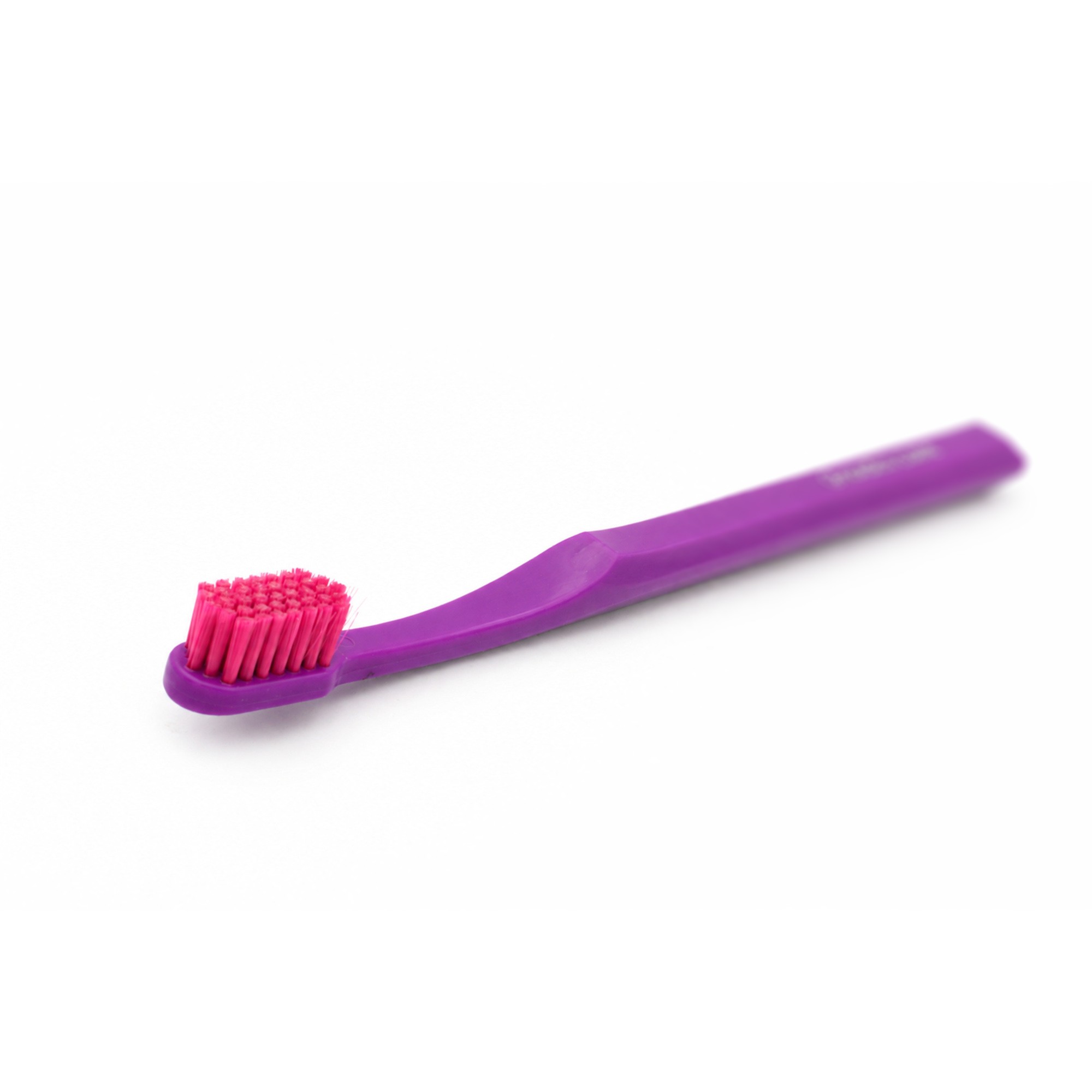 Nordics Curve Medium Purple zubní kartáček