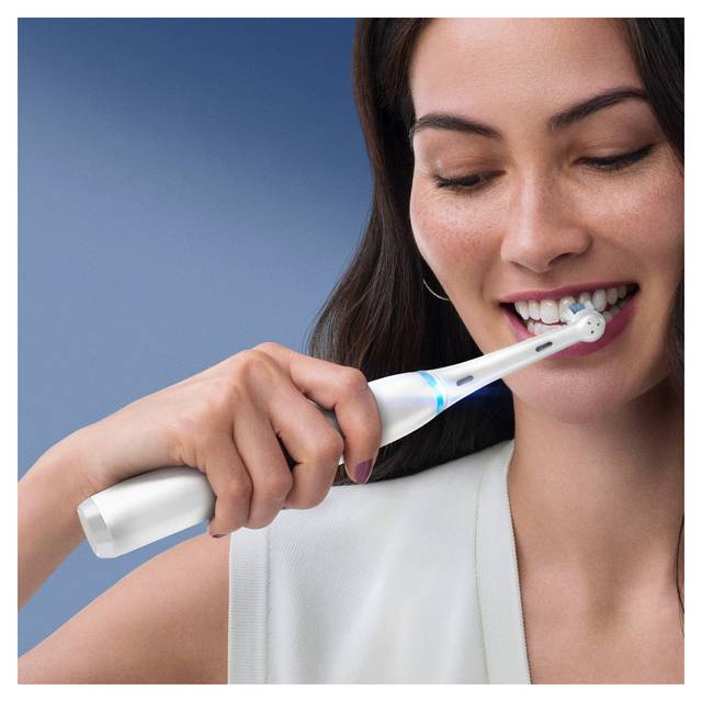 Oral-B iO Series 8 White Alabaster magnetický kartáček