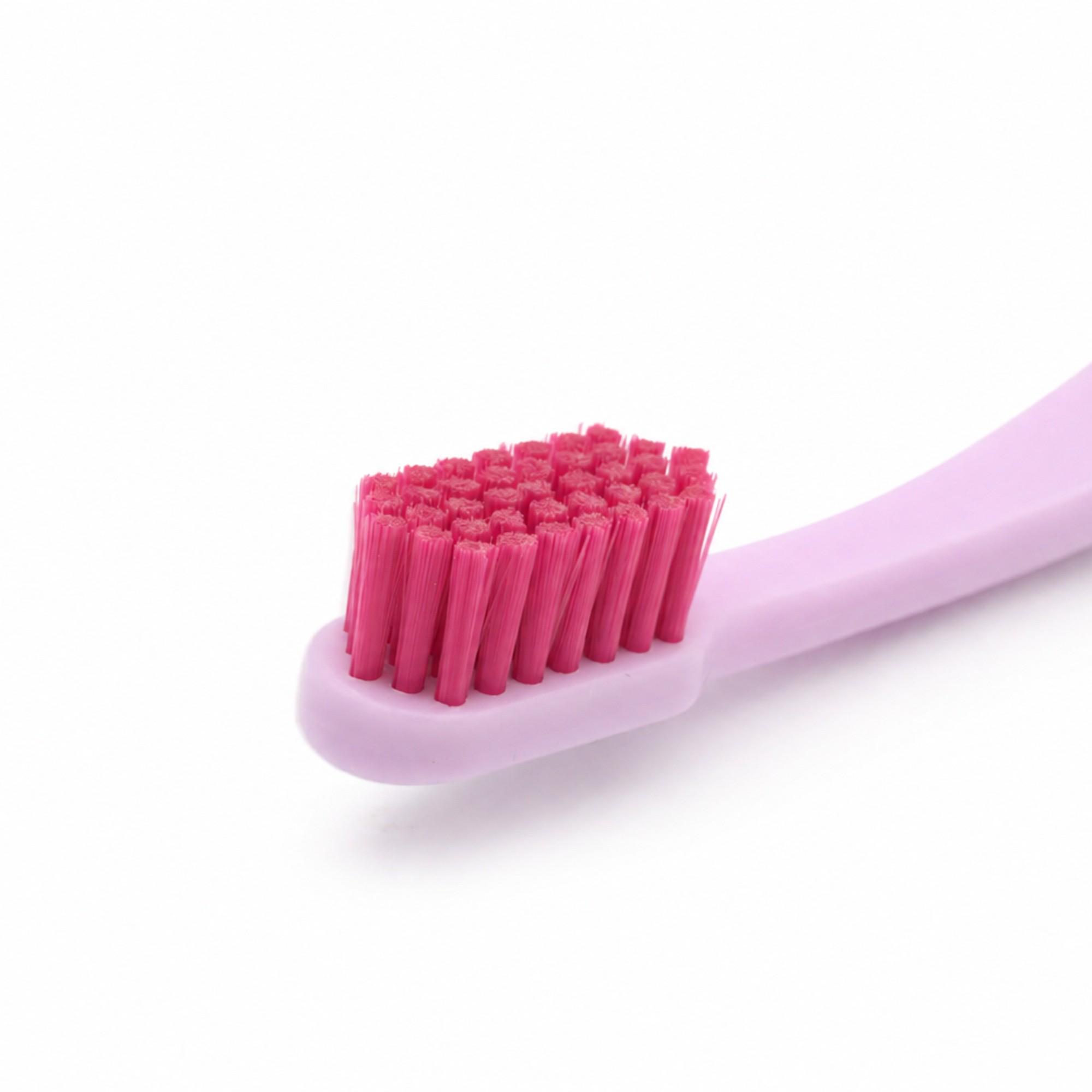 Nordics Curve Ultra Soft Pink/Red zubní kartáček